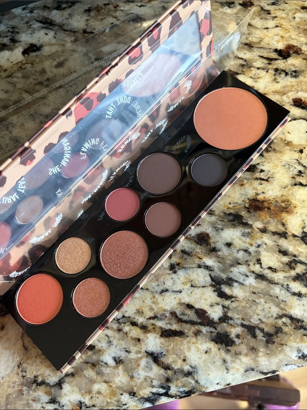 🧸✨Mac Mischief Minx Eyeshadow Palette